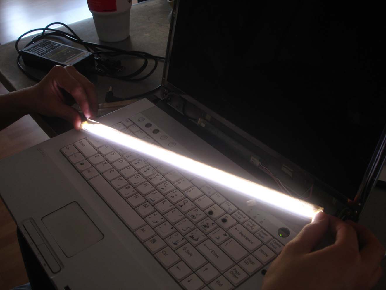 Замена и ремонт подсветки экрана ноутбука в Пскове
