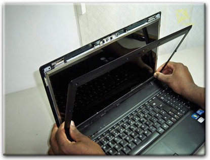 Замена экрана ноутбука Lenovo в Пскове