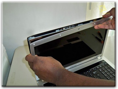 Замена экрана ноутбука Samsung в Пскове